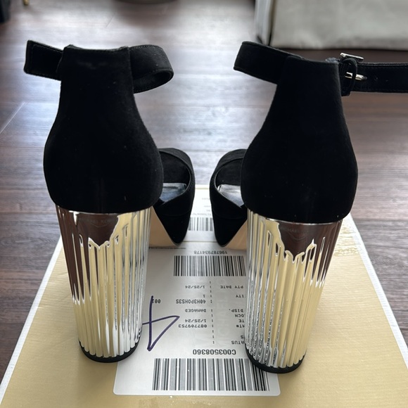 MICHAEL Michael Kors Porter NWT Ankle Strap Suede Platform Block Heel Sandals. - Picture 3 of 11